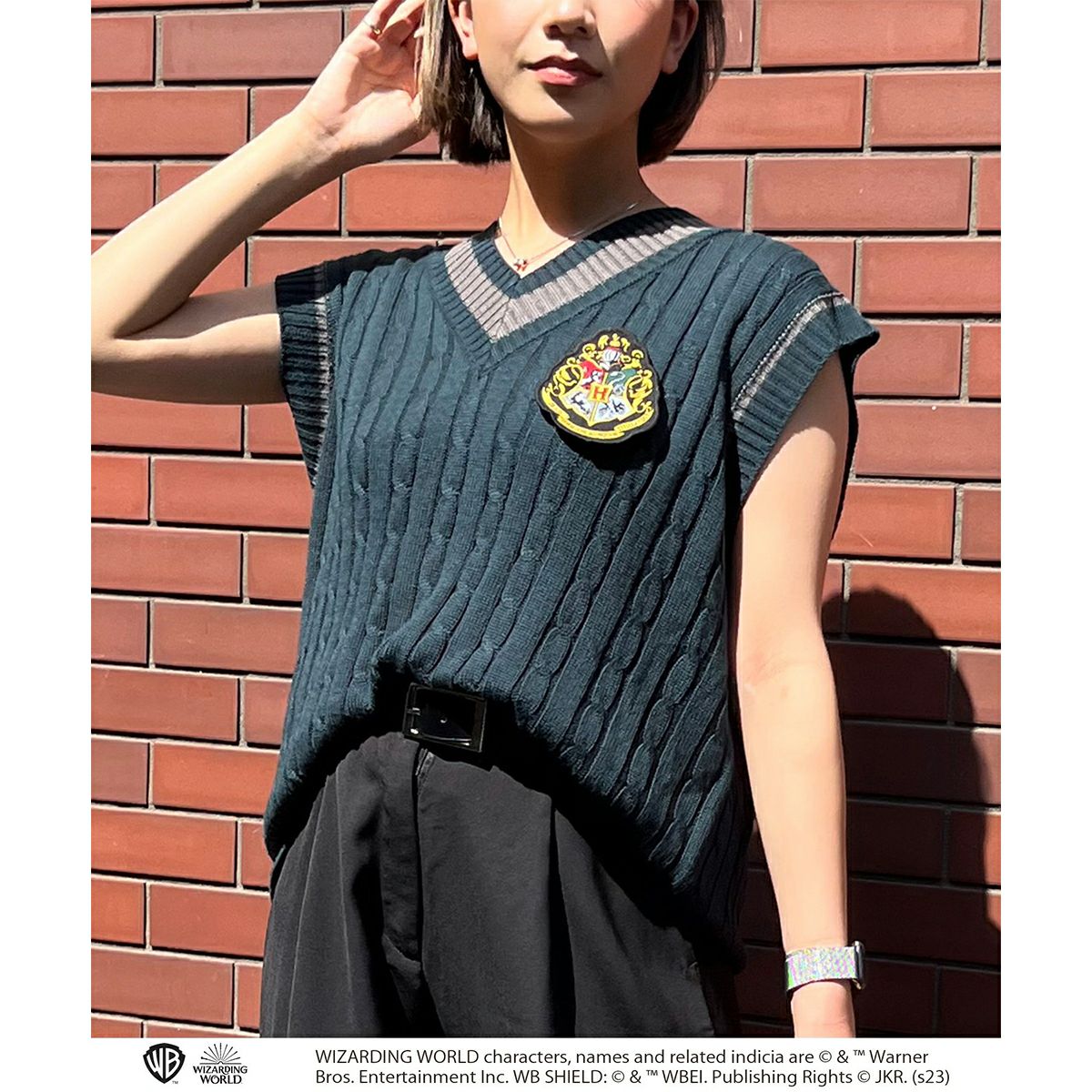 Harry Potter】ホグワーツワッペン付きケーブルオーバーニットベスト