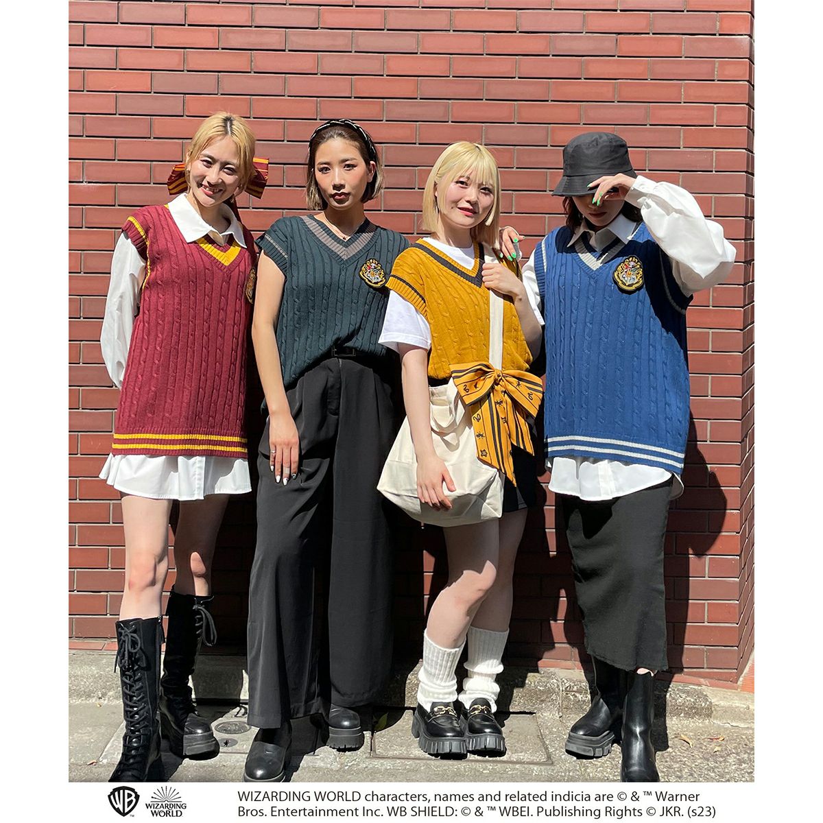 Harry Potter】ホグワーツワッペン付きケーブルオーバーニットベスト